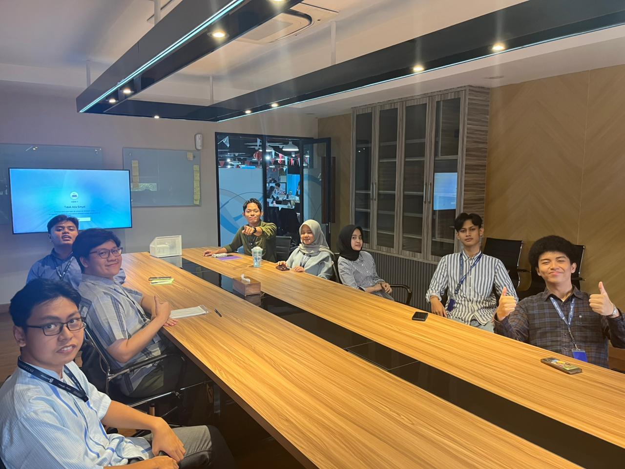 Weekly meeting report and brainstorming with the team
